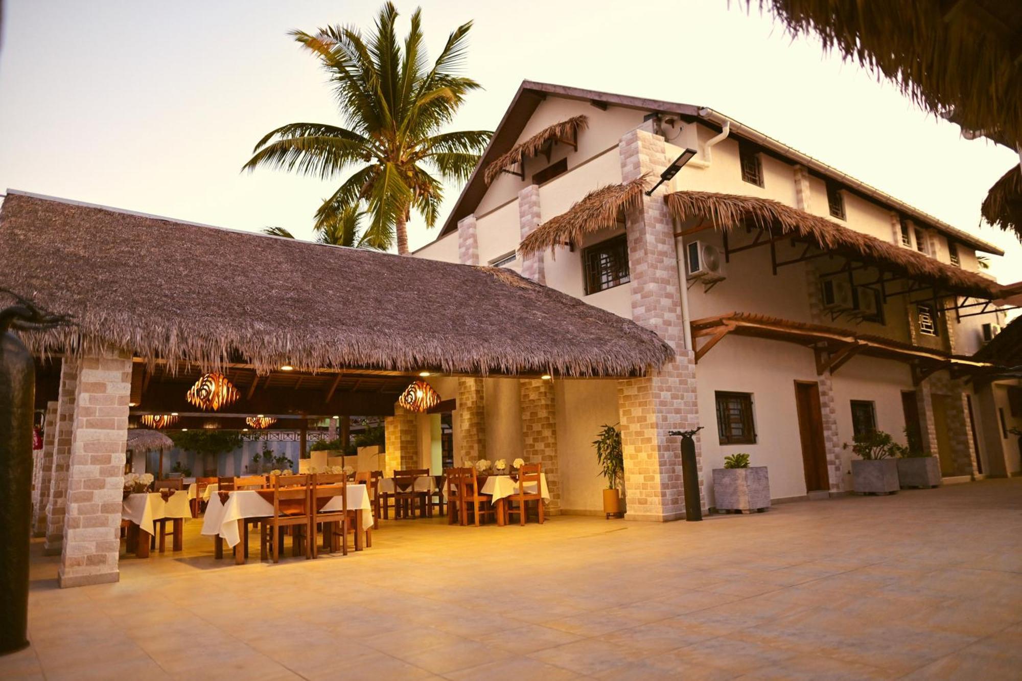 Hotel Baobab Cafe Morondava Εξωτερικό φωτογραφία