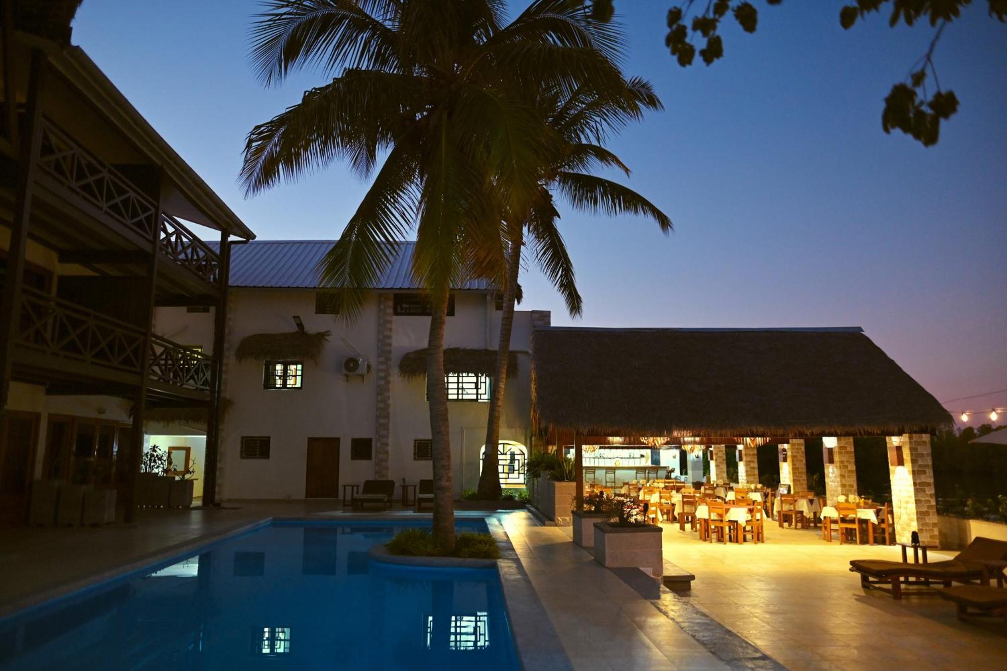 Hotel Baobab Cafe Morondava Εξωτερικό φωτογραφία